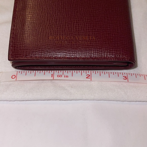 Bottega Veneta burgundy intrecciato woven wallet . Pristine condition. - Picture 10 of 10